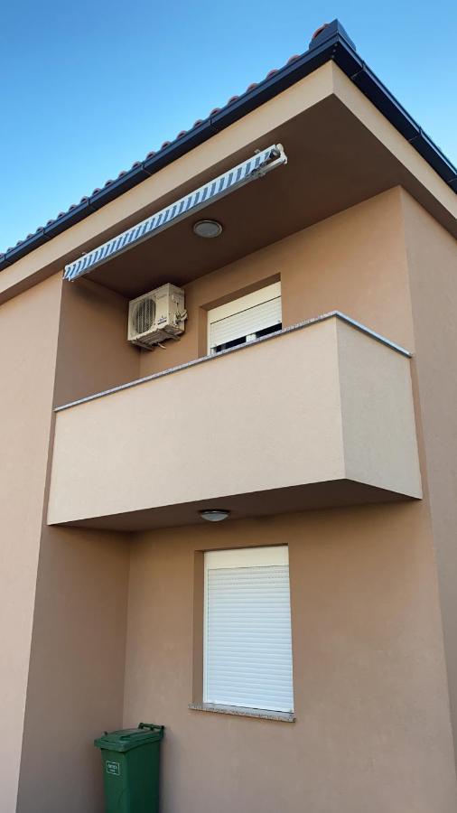 Apartment Matic Vrsi Exterior photo